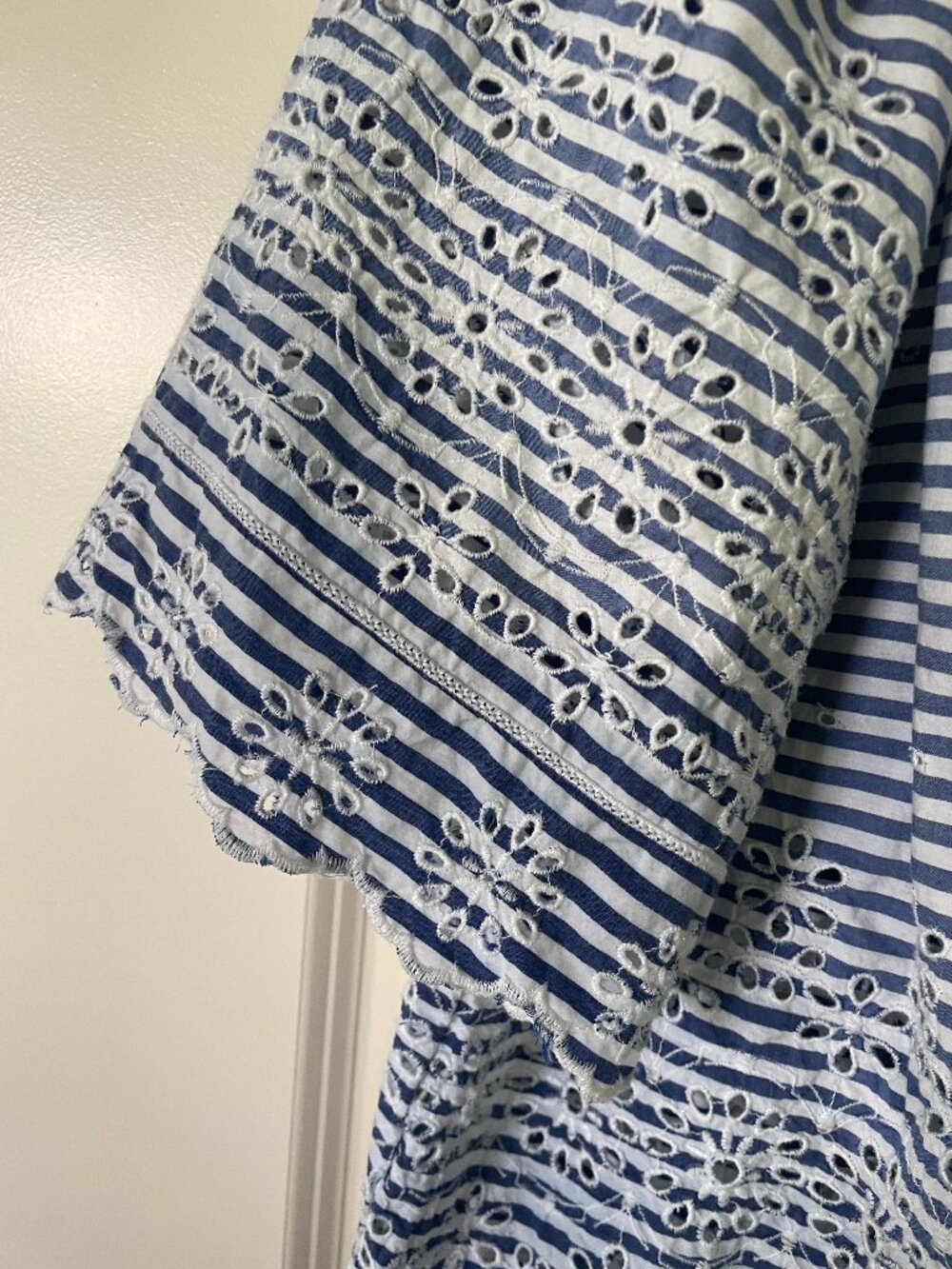 GAP Blue/white striped eyelet blouse - Picture 2 of 5